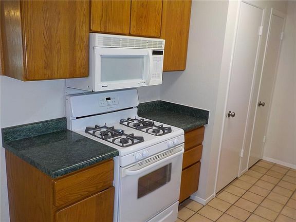 4th image of 3817 Pacesetter Dr