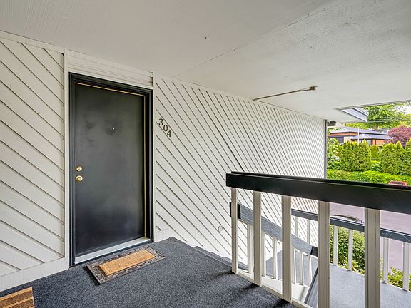 2nd image of 6627 Lakeview Dr APT 304
