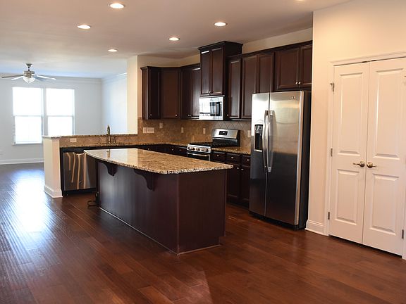 4th image of 2049 Ackerman Hill Dr