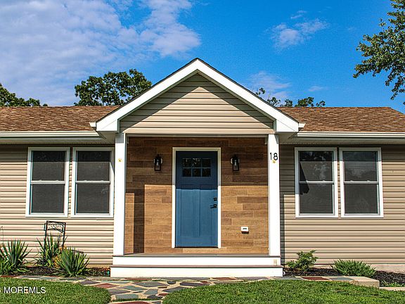 2nd image of 18 Arlyn Drive