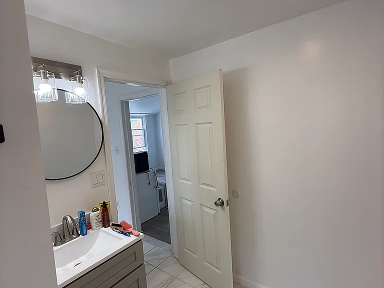 795 S Main St #4 — Photo 3