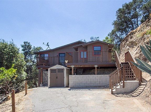 3rd image of 430 N Mountain Trl