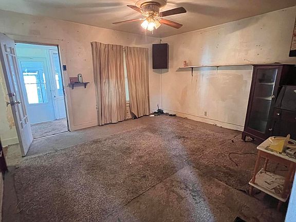 5th image of 223 Park St