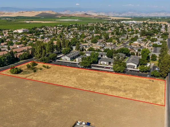 0 E Sequoia Dr, Dinuba, CA 93618