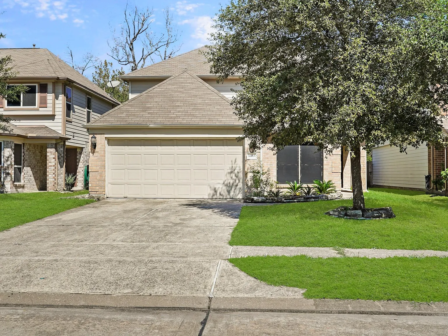 4 bed, 2.5 bath, 2509 sqft, $2,195 — Photo 3