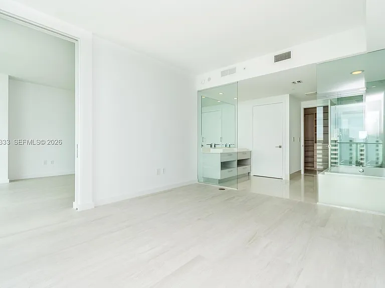 650 NE 32nd St #805 — Photo 19