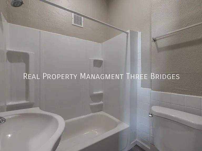 3411 Cherokee St — Photo 10