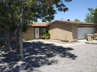 16276 Pine St, Hesperia, CA 92345
