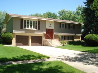 6713 Fairmount Ave, Downers Grove, IL 60516