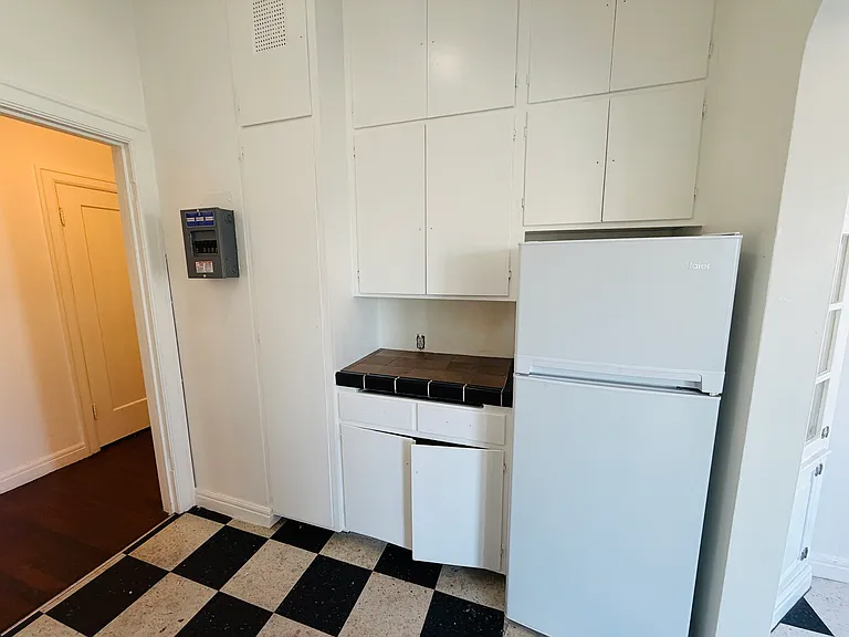Eden Square Apartments — Photo 52