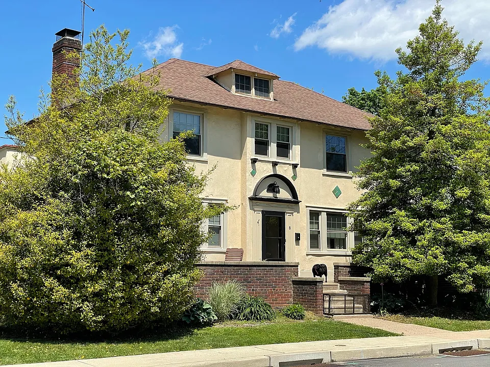8 Montgomery Ave