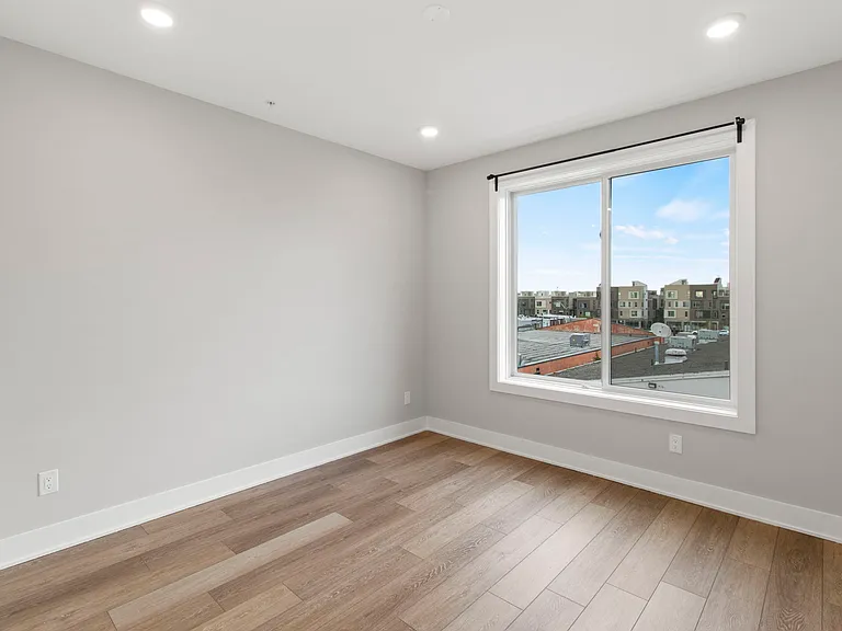 2624 Trenton Ave #307 — Photo 22