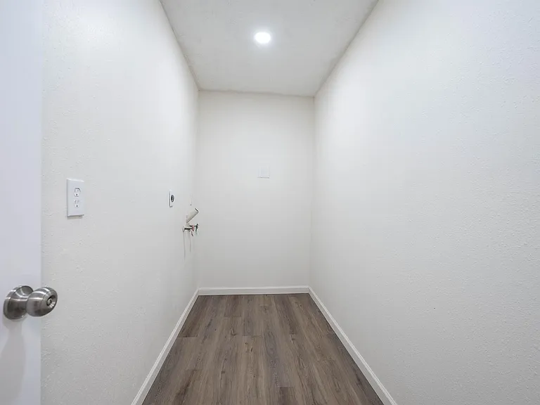 6526 Lynngate Dr — Photo 11