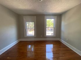 76 3rd St