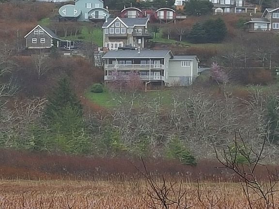 3rd image of 46520 Terrace Dr