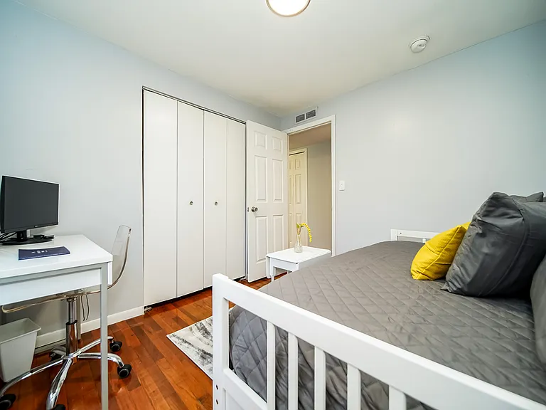 Hemlock Dr — Photo 19