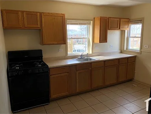 4 bed, 2100 sqft, $1,800 — Photo 2