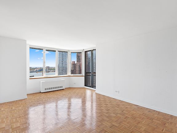 4th image of 500 W 43rd St APT 35F