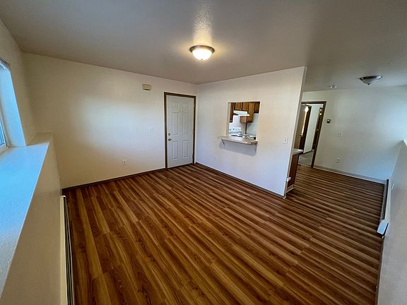 3rd image of 2327 Eureka St #Tw-c6