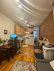 Rented by R New York