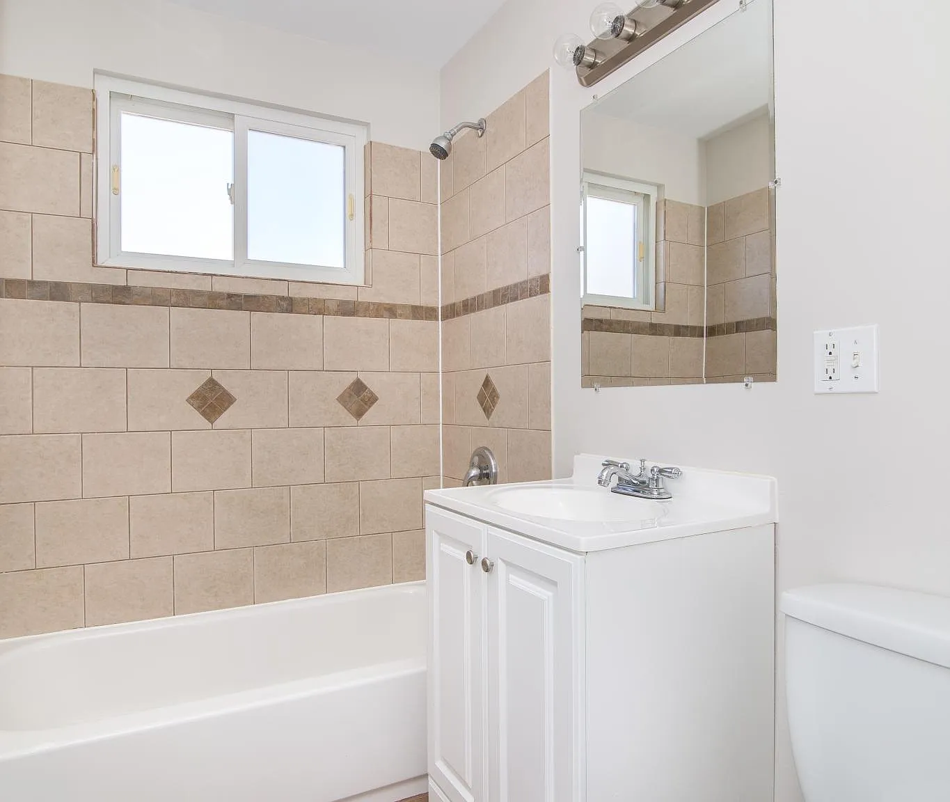 805 N 20th Avenue — Photo 4