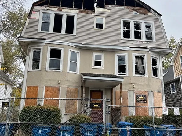 81 Fairview Ave, West Springfield, MA 01089