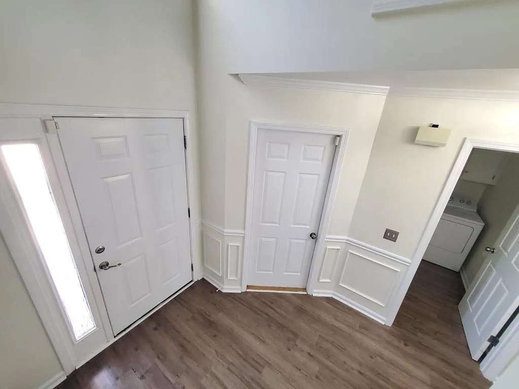 211 Wakefield Way — Photo 3