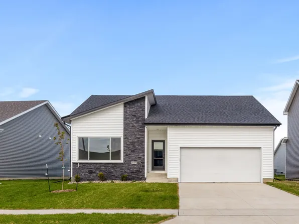 1059 NW Yorktown Dr, Waukee, IA 50263