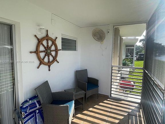 5th image of 1750 NE 115th St APT 103