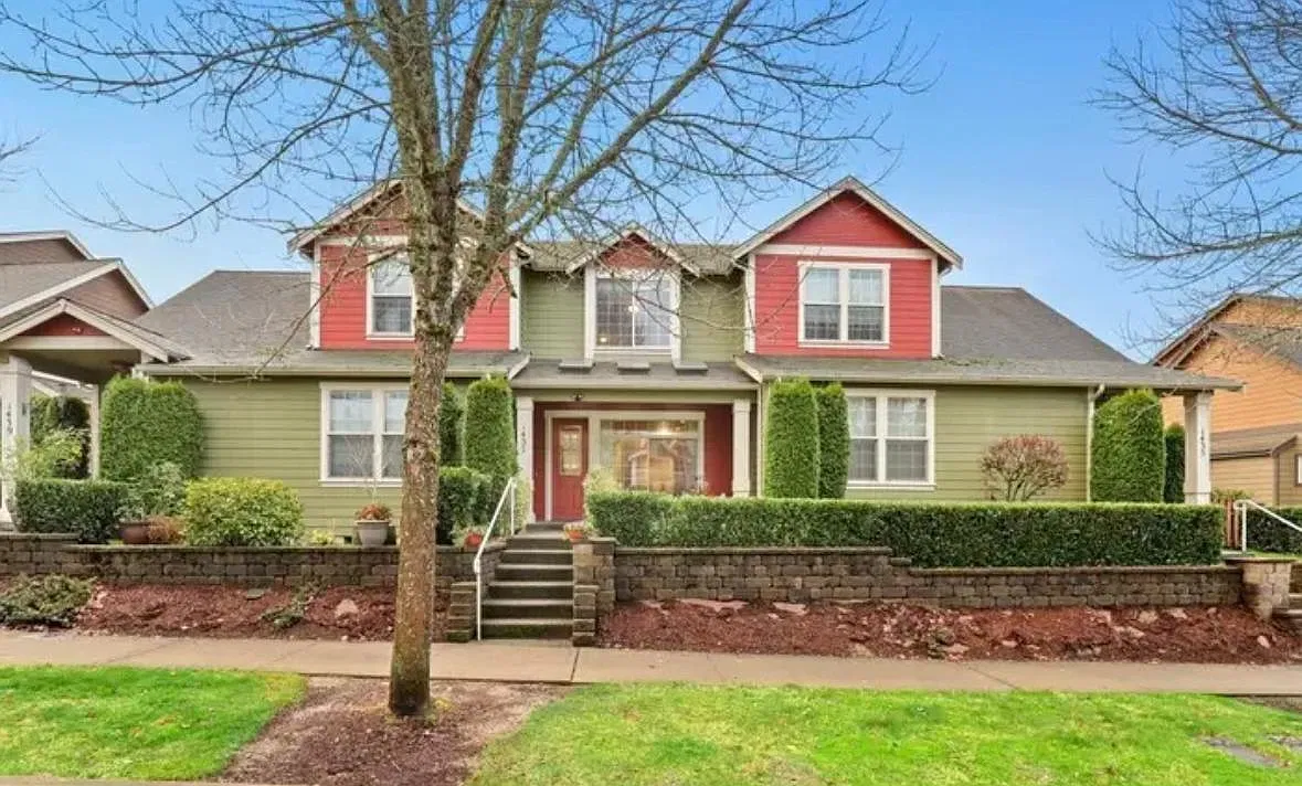 1437 Harvest Ave SE — Photo 1