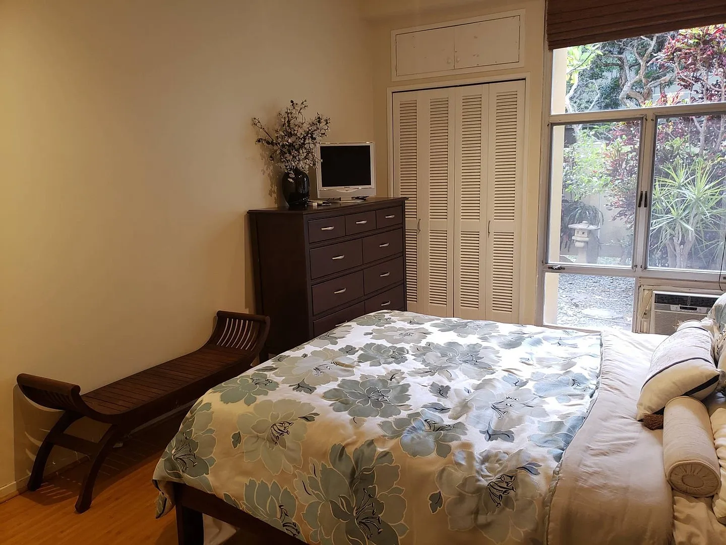 1350 Ala Moana Boulevard, 2 bedroom, 2 bath Fully Furnished — Photo 2