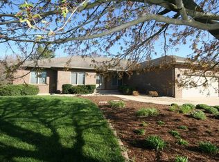 8 Quail Xing, Rochester, IL 62563