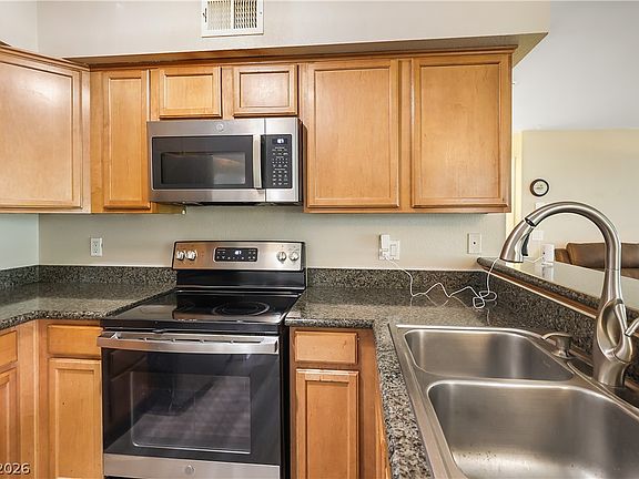 2nd image of 3145 E Flamingo Rd APT 1123