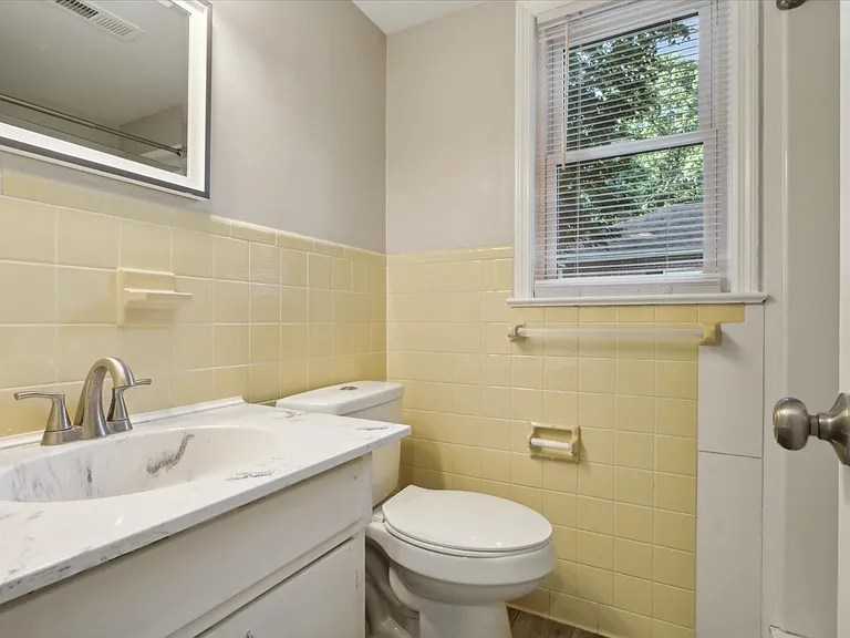 112 Leslie Dr — Photo 53