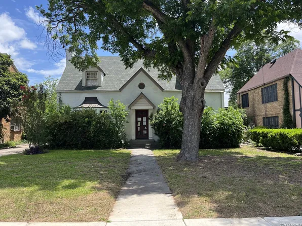 2154 W KINGS HWY, San Antonio, TX 78201