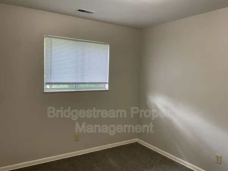 7837 N Main St #9 — Photo 7
