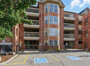 4013 Kilmer Dr #201, Burlington, ON L7M 4M3