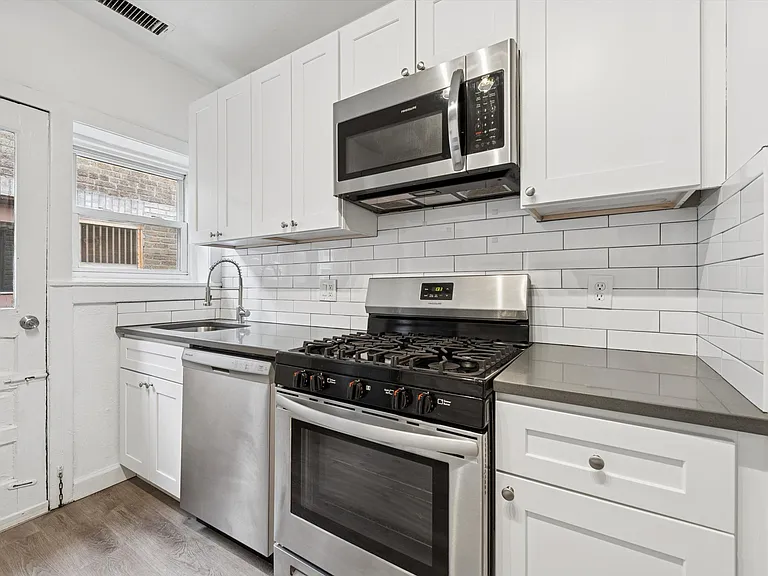 334-38 Lombard St #215 — Photo 5