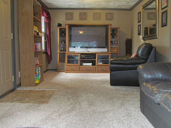 Living Rm 2 New Carpet 2011