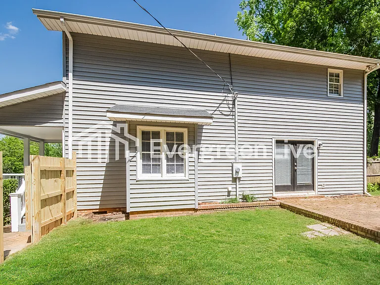 1029 Natchez Trl — Photo 15