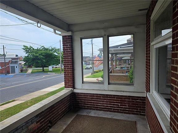 3rd image of 514 Grove St