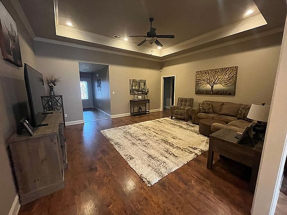 5th image of 4832 Thistle Way