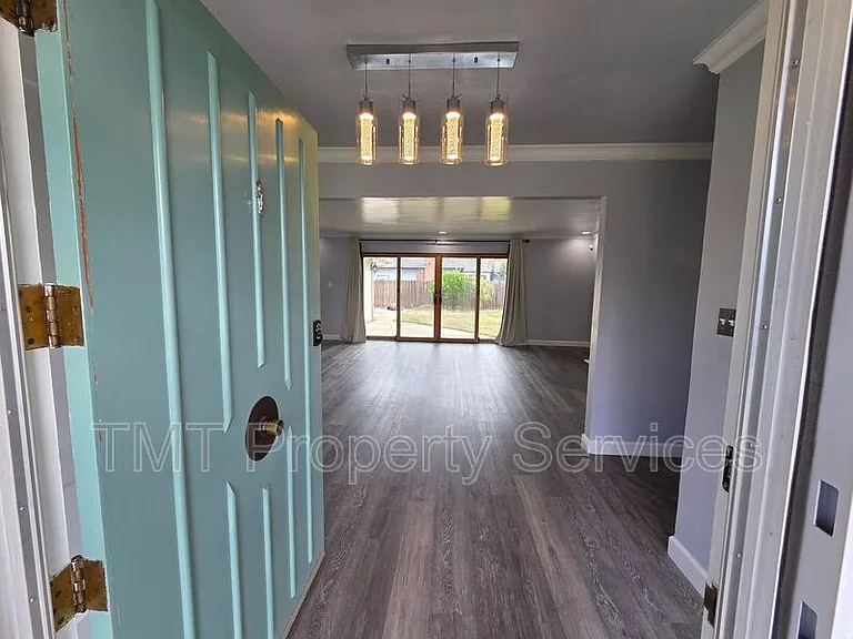9 W Robinhood Dr — Photo 8