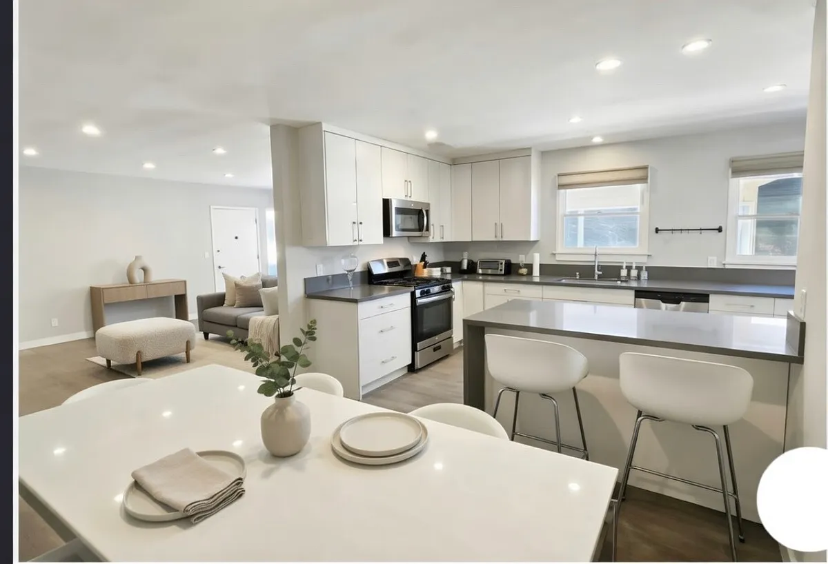 Building Photo - 348 S Elm Dr #6