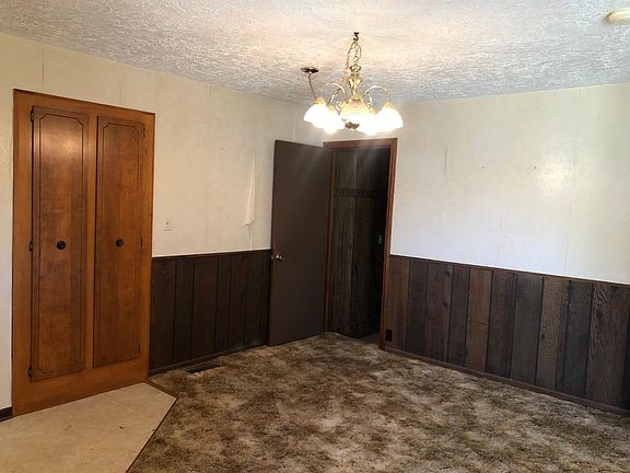 4th image of 5202 Eisenhower Ave