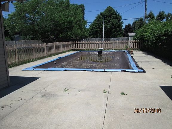 5th image of 92 Greenway Dr