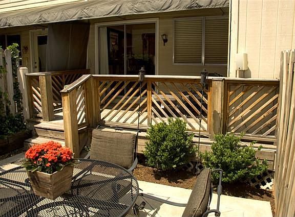 Private back deck and patio