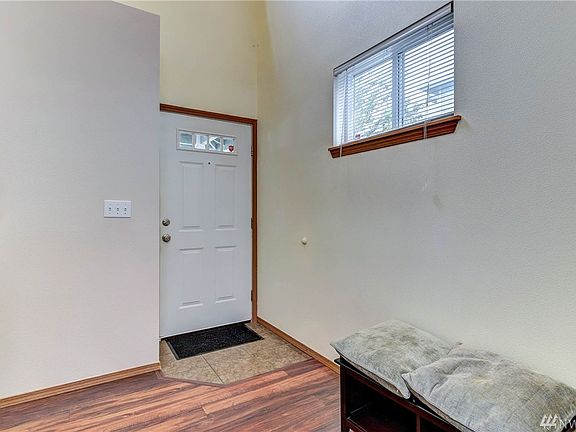 5th image of 10511 48th Dr NE