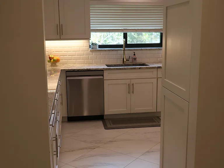 1101 Duncan Cir #204 — Photo 6