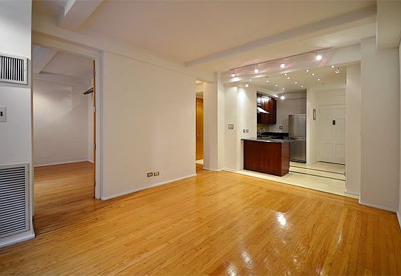 3rd image of 145 W 58th St #5F